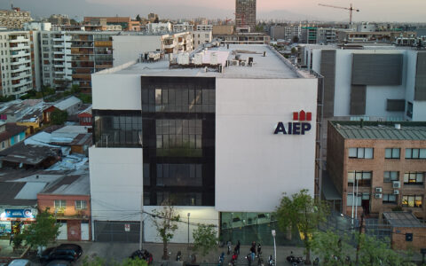 AIEP sede barrio universitario lateral