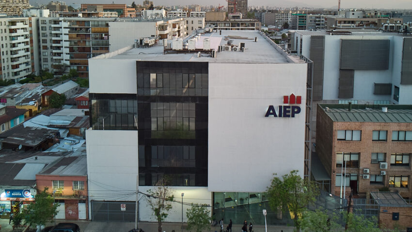 AIEP sede barrio universitario atardecer