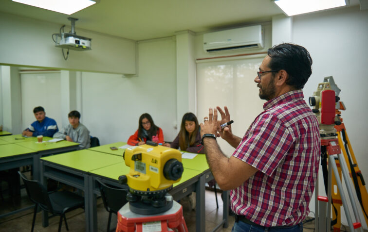 docentes aiep laboratorio