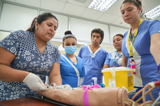 estudiantes aiep curicó 2