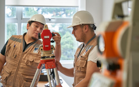 estudiante aiep topografía interior