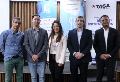 exitoso Seminario logística AIEP grupal