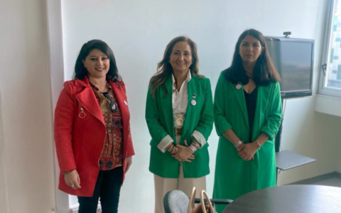 Seremi Daniela Espinoza, Tatiana Igor directora AIEP y Carmen Gallegos jefa de escuela