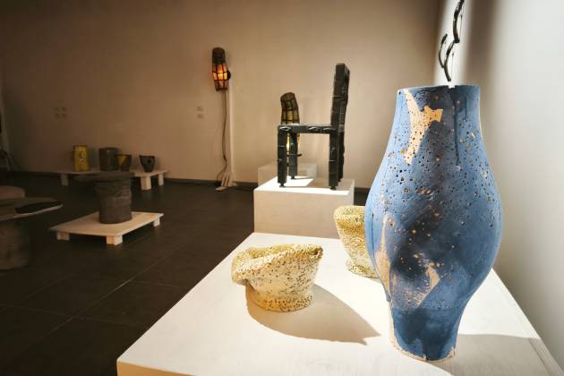 Exposición Sala de Arte AIEP a Ultranza jarrón