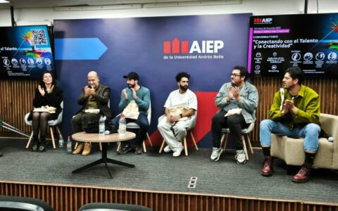 Panelistas conversatorio Semana Escuela Artes e Industrias Creativas