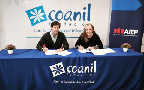 Firma convenio AIEP y COANIL