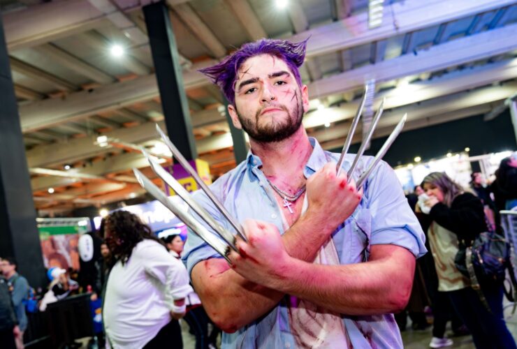 Joven caracterizado por estudiantes AIEP en la Comic Con 2025.