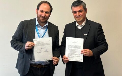 Autoridades convenio AIEP Santiago Norte y Municipalidad de Huechuraba