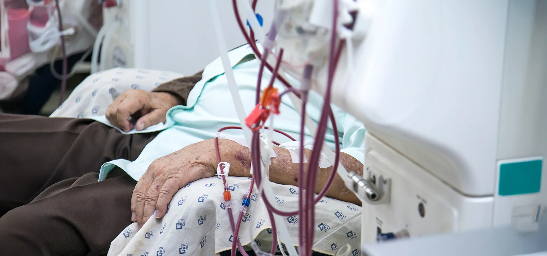 Diplomado en Cuidado Renal para TENS: Competencia y Seguridad en Procedimientos de Diálisis para una Mejor Calidad de Vida