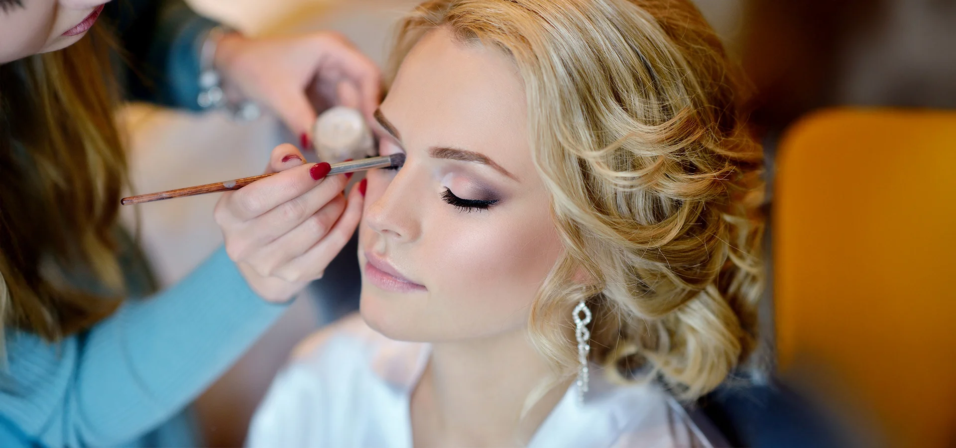 Curso Glow Up Novias: Maquillaje Profesional para Eventos