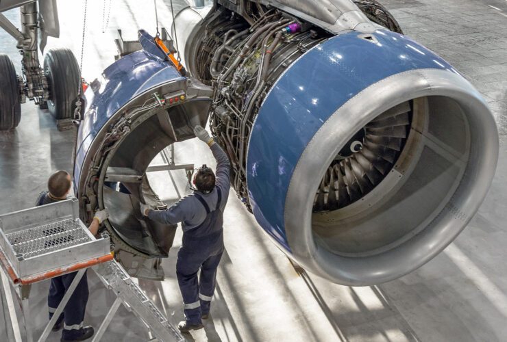 Técnico en Mantenimiento Aeronáutico.