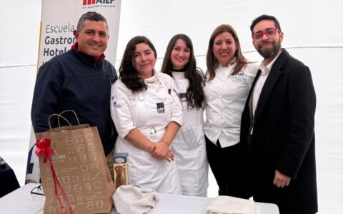 Ganadoras estudiantes AIEP mejor pebre de chile