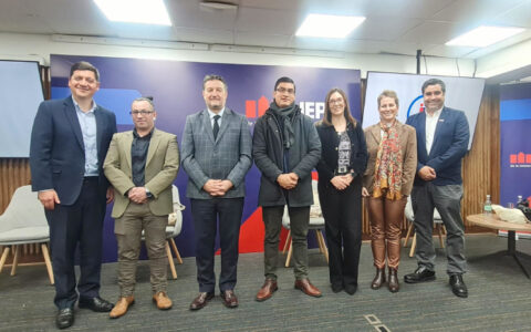 Autoridades conversatorio “Emprendimiento y Formalización” AIEP Bellavista