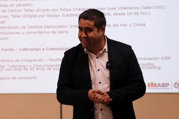 Felipe Chaparro en Encuentro centros de negocios AIEP