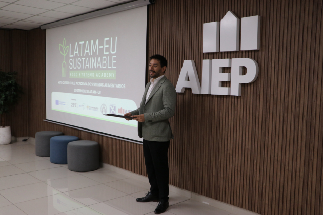 FELIPE VENEGAS EN CIERRE PROYECTO ERASMUS EN AIEP