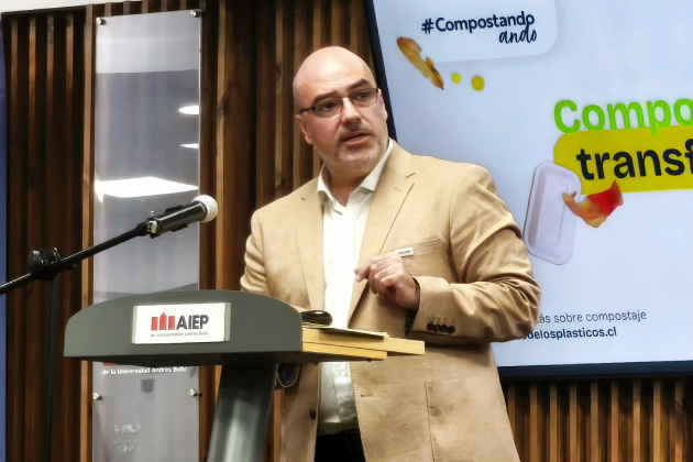 Rafael Sáenz-diez AIEP compostando ando