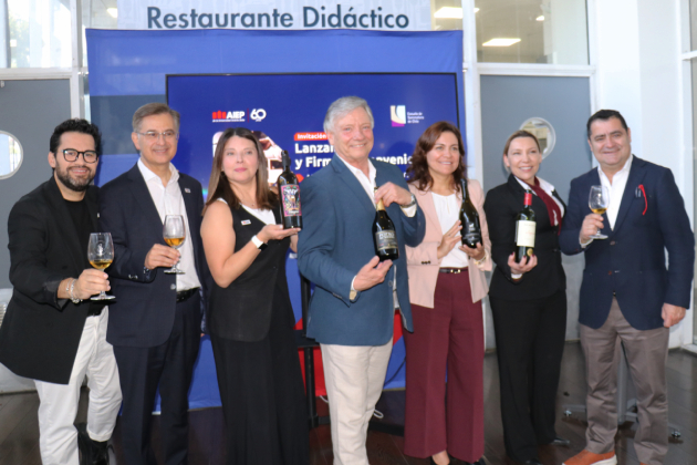 Autoridades AIEP convenio Sommeliers