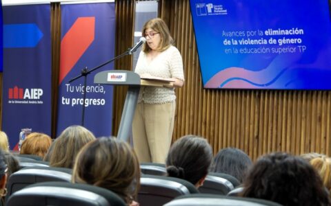 Loreto Ferrari rectora AIEP en Día Internacional de la Eliminación de la Violencia contra la Mujer
