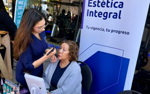 Estudiantes Estética Integral en jornadas de bienestar
