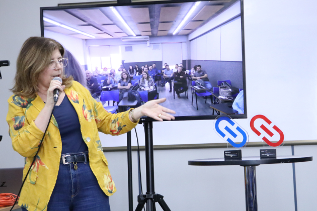 Rectora AIEP en entrega de galardones Metared TIC 2025